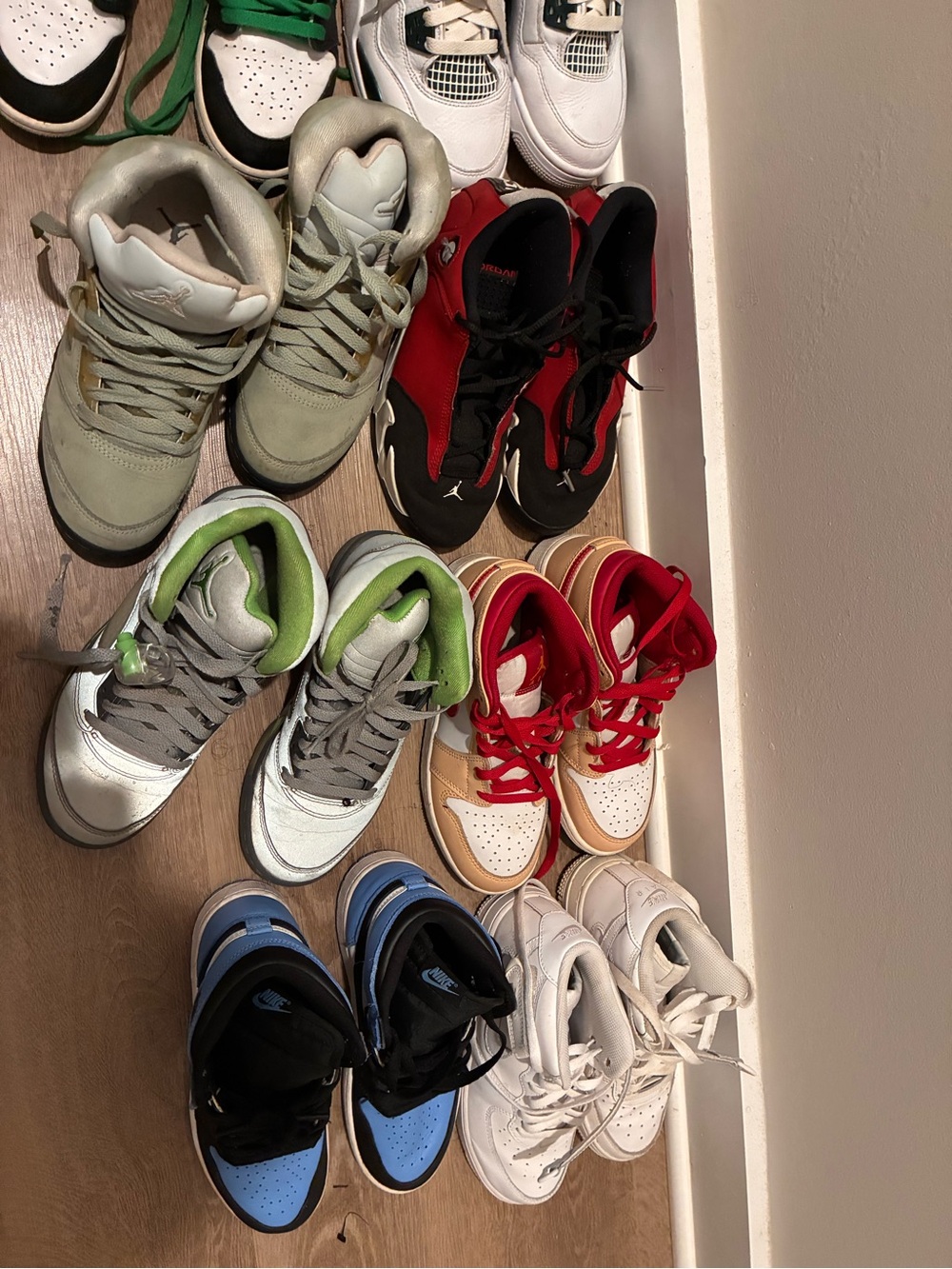 Jordan Kids Sneakers in Red & White - Classic Sport Style